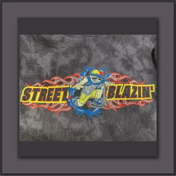 3/$18 - Emergency Exit Boy’s Gray Tie-Dye Hoodie – Size Medium - Picture 4 of 4